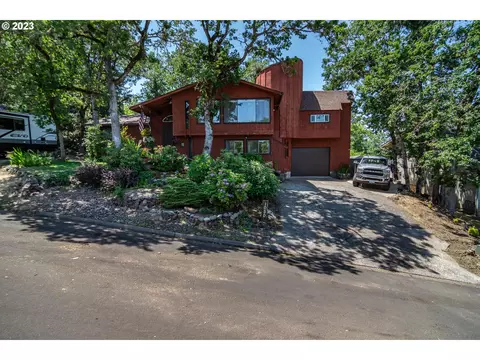 1030 W Fromdahl Dr, Roseburg, OR 97471