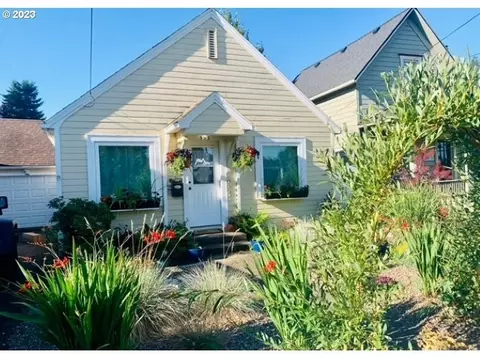 553 SW Clay St, Dallas, OR 97338
