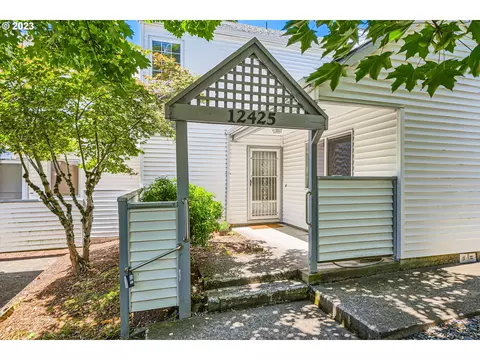 12425 SE Caruthers St, Portland, OR 97233