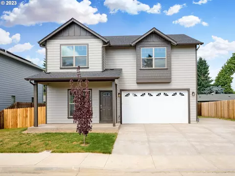 1073 Kennedy St, Woodburn, OR 97071