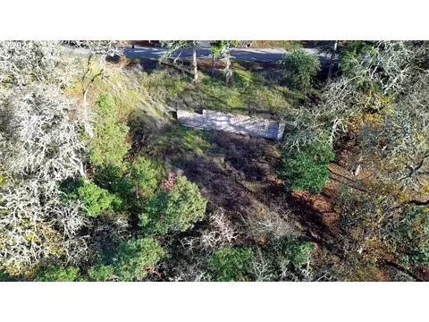 1365 SE Laurel Ct, Roseburg, OR 97470
