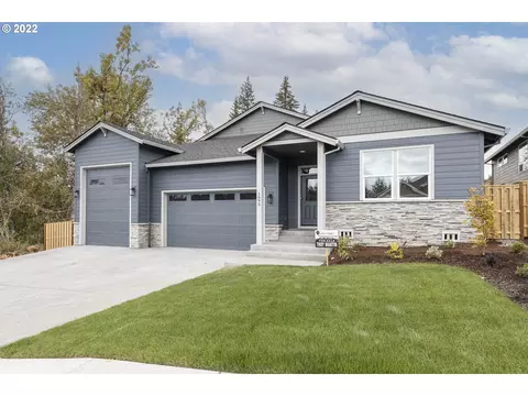 1384 NE Christine St, Estacada, OR 97023