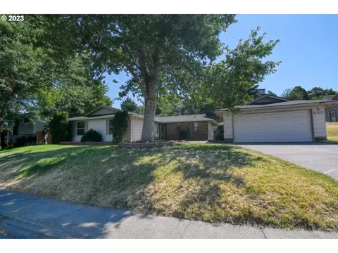 440 NW 22nd St, Pendleton, OR 97801
