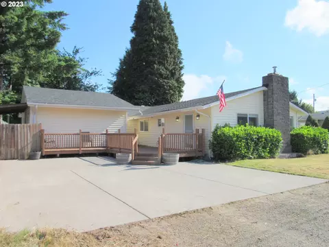 542 Warren St, Castle Rock, WA 98611