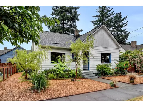 5215 SE Taggart Ct, Portland, OR 97206