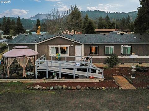76360 Rainbow St, Oakridge, OR 97463