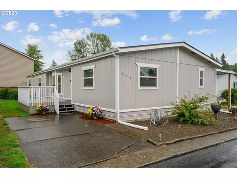 12450 SW Fischer Rd #212, Tigard, OR 97224