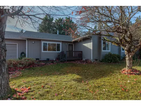 848 Adams Loop, Hood River, OR 97031