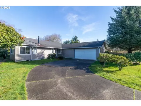 2175 16th St, Florence, OR 97439