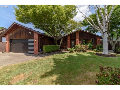 5628 E St, Springfield, OR 97478