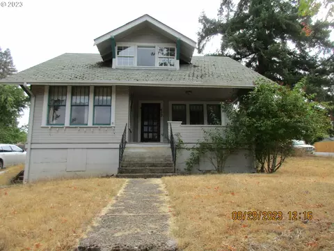 612 N State St, Sutherlin, OR 97479