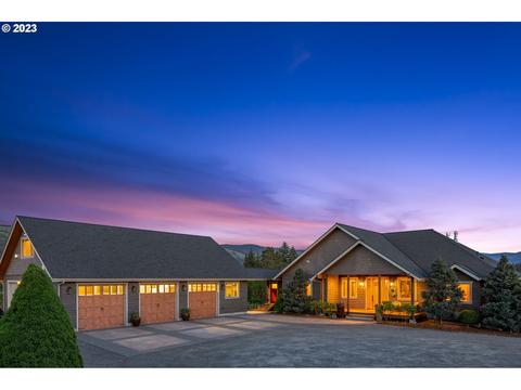 1575 Nunamaker Rd, Hood River, OR 97031