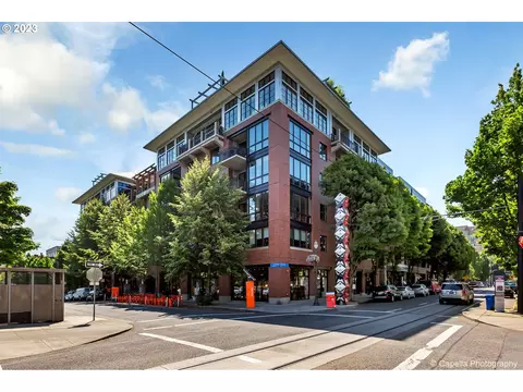 1030 NW Johnson St #320, Portland, OR 97209