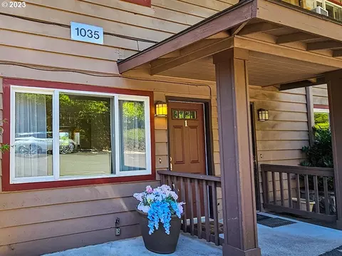 1035 SW Bertha Blvd #1, Portland, OR 97219