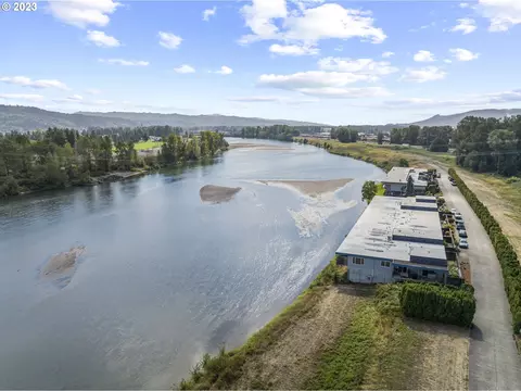 744 Marine View Dr # 5, Longview, WA 98632