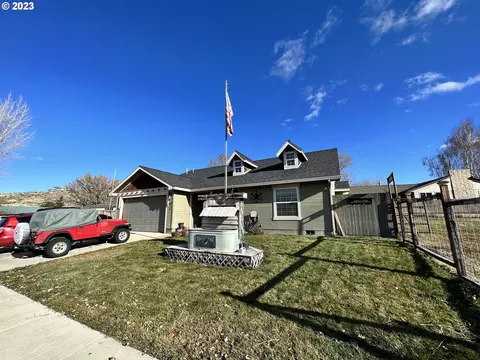 1030 Grove St, Baker City, OR 97814