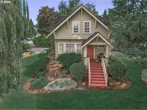 15910 SE Arista Dr, Milwaukie, OR 97267