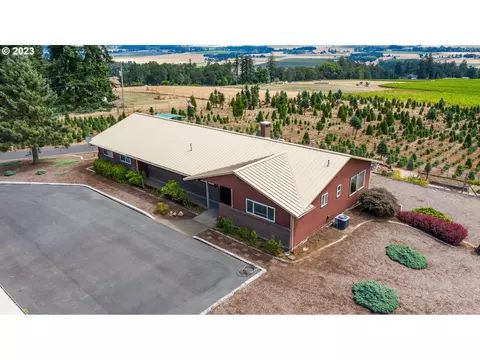 20525 SE Cherry Blossom Ln, Amity, OR 97101