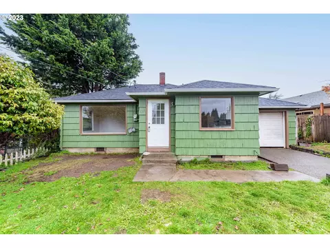 638 Commercial St, North Bend, OR 97459