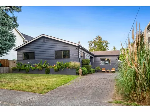 2712 SE 73rd Ave, Portland, OR 97206