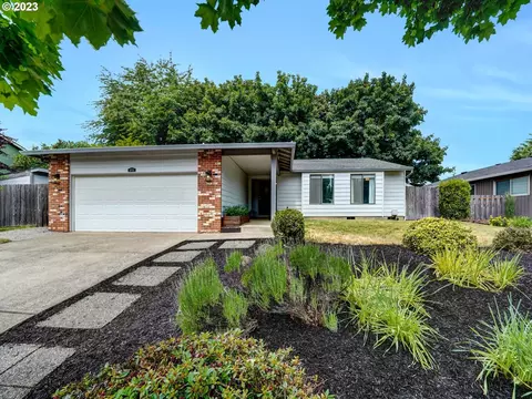 12755 SW Tarpan Dr, Beaverton, OR 97008