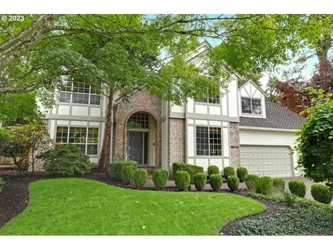 14210 Amberwood Cir, Lake Oswego, OR 97035