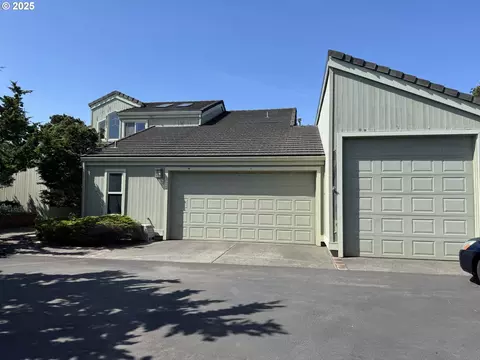 28 Shoreline Dr, Florence, OR 97439