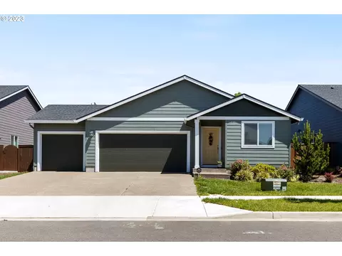 633 Ostrom Dr, Woodburn, OR 97071