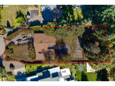 807 Hoodview Ln, Lake Oswego, OR 97034