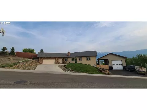 104 NW Claire St, Enterprise, OR 97828