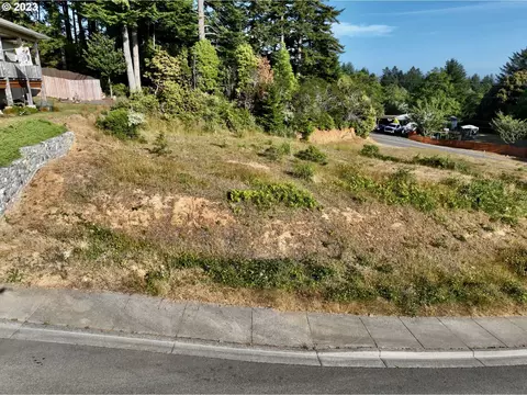 0000 Vista Ridge Dr #2, Brookings, OR 97415