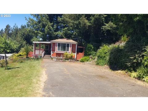 1050 N Cedar Point Rd #C-4, Coquille, OR 97423