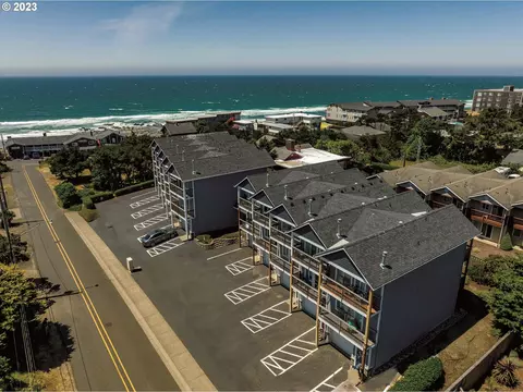 1287 NW 14th St, Lincoln City, OR 97367