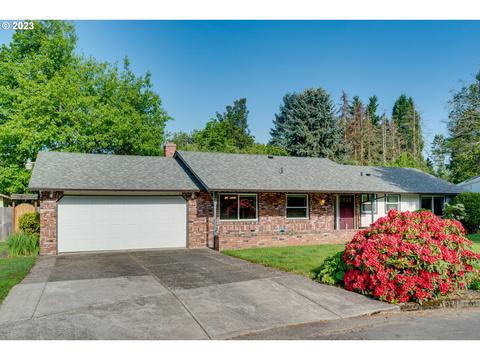 15635 SE Crestwood Dr, Milwaukie, OR 97267