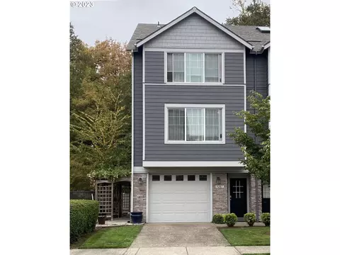 9287 SW Sweek Dr, Tualatin, OR 97062