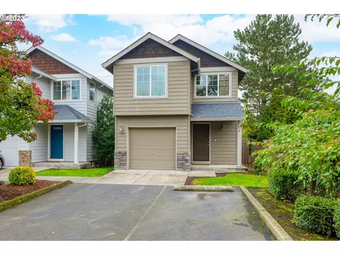 925 S River St #3, Newberg, OR 97132