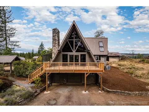 32335 Old Bunker Hill Rd, Saint Helens, OR 97051