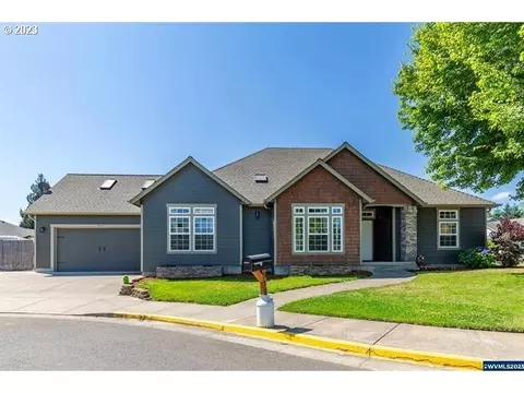 912 Falcon Ct, Lebanon, OR 97355