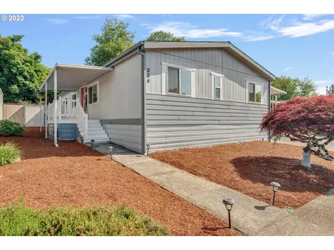 12450 SW Fischer Rd #204, Portland, OR 97224