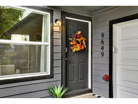 9649 SE Schiller St, Portland, OR 97266