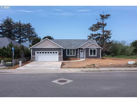 2819 Lincoln Ave SW, Bandon, OR 97411