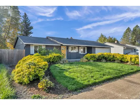 2246 NE Thomas St, Hillsboro, OR 97124