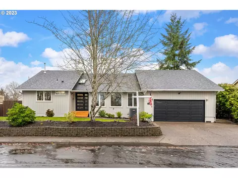 601 E Donald Ct, Newberg, OR 97132