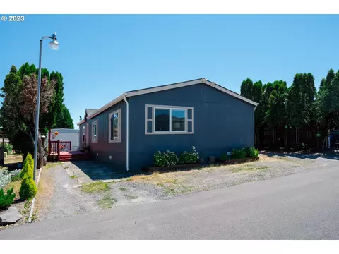13401 NE 28th St #106, Vancouver, WA 98682