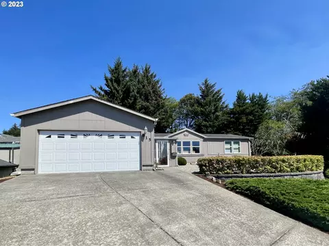 815 Lisa Pl, Coos Bay, OR 97420