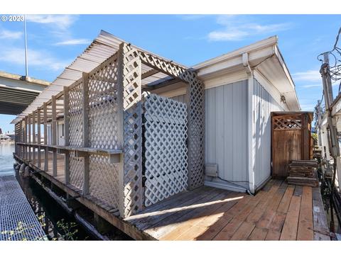 1533 N Jantzen Ave, Portland, OR 97217