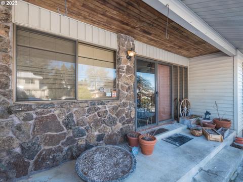 895 NW Riverview Ave, Gresham, OR 97030 photo 1