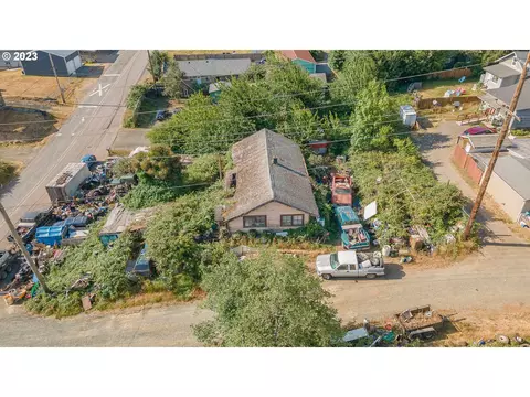 63764 Mullen Rd, Coos Bay, OR 97420