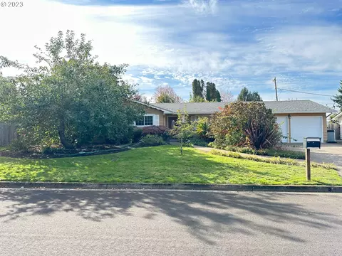 2496 Debra Dr, Springfield, OR 97477