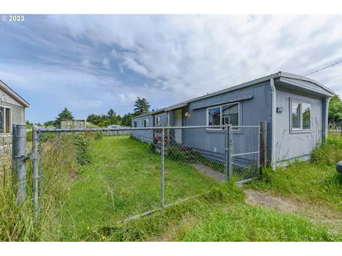90873 Evergreen Ln, Coos Bay, OR 97420